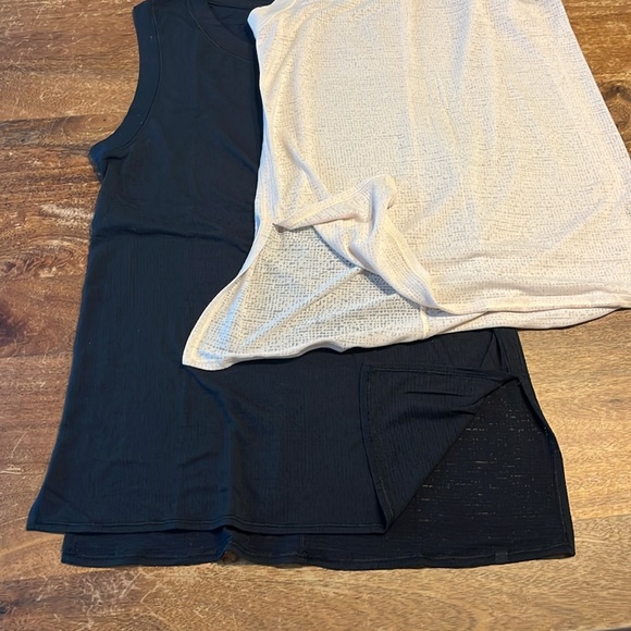 Lululemon Muscle Tank Bundle - Picture 6 of 9